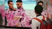 球迷一脚踢爆了梅西的人形牌，随后而来葡萄牙小球迷操作更逆天&hellip;